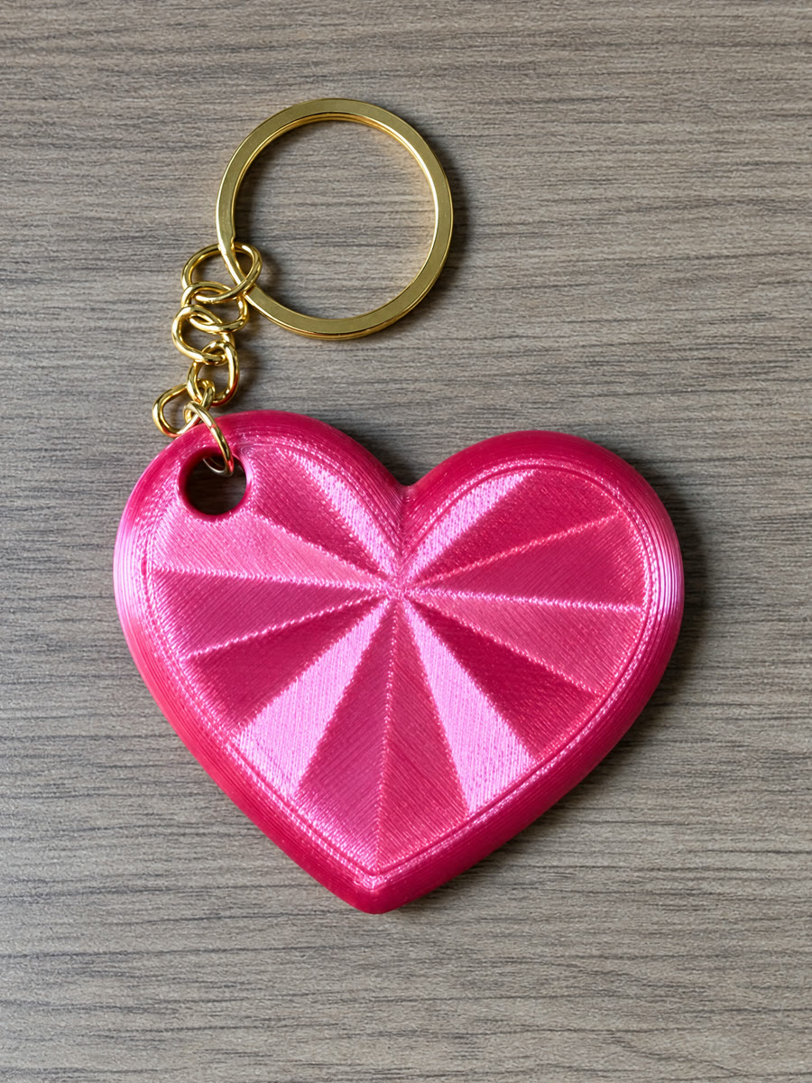 Chaveiro de coração rosa brilhante